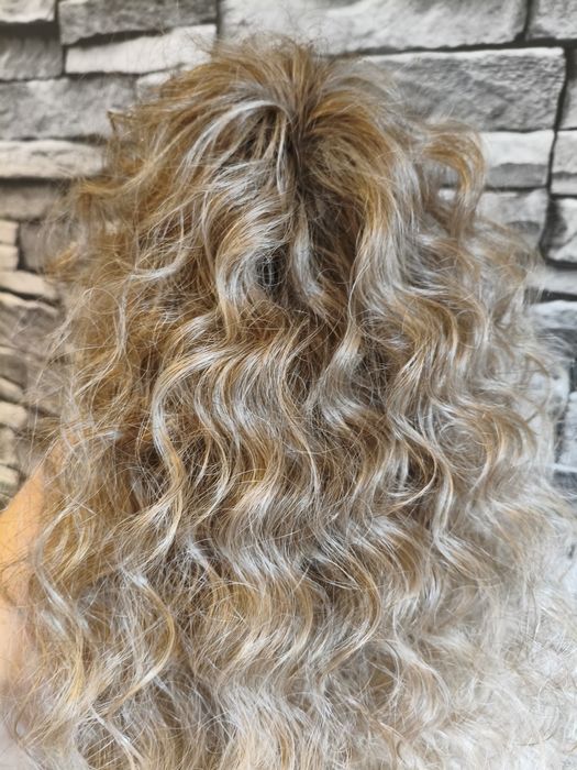 Afrokrab afroloki kucyk