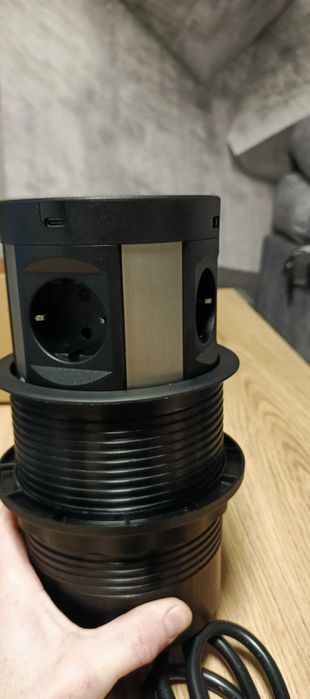 Продам Вбудовуваний подовжувач в стіл