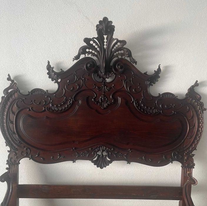 Cama de casal antiga estilo D. José