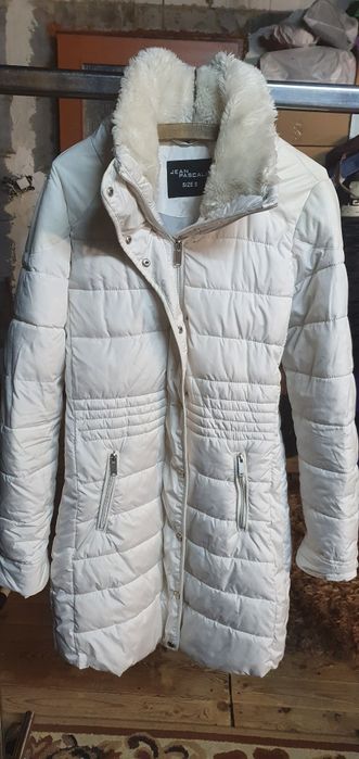 Biała przedłużona kurtka