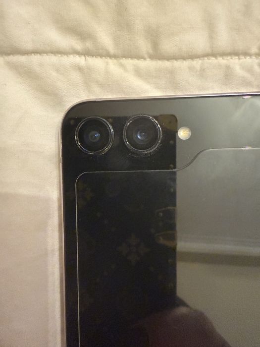 Samsung Galaxy Flip 5