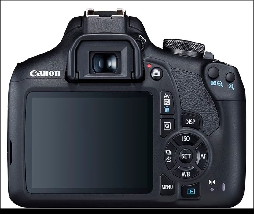 Câmara fotográfica Canon EOS 2000d em caixa.