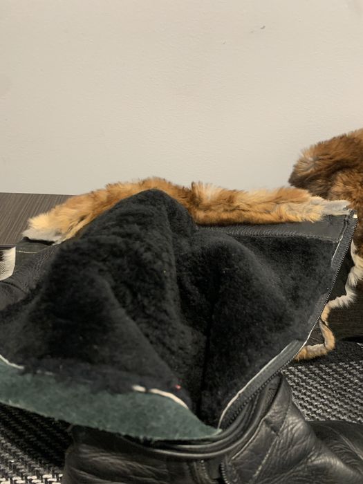 Продам недорого женске кожаные сапоги р39