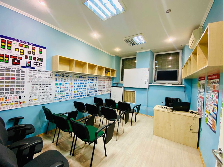 Комерційне приміщення, 14 m²