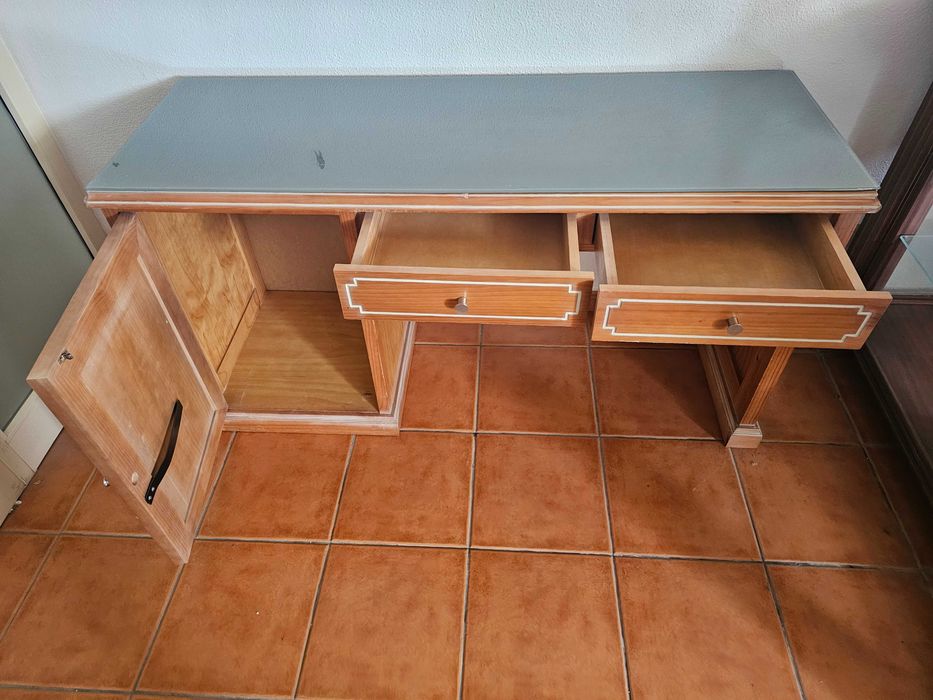 Secretárias + Cadeiras de Escritório – Bom Estado