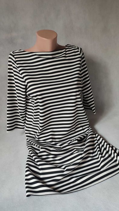 Sukienka princeska z rękawem do łokcia czarno białe paski klasyczna 38