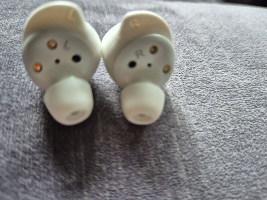 0Słuchawki bezprzewodowe Samsung Galaxy Buds, stan bdb