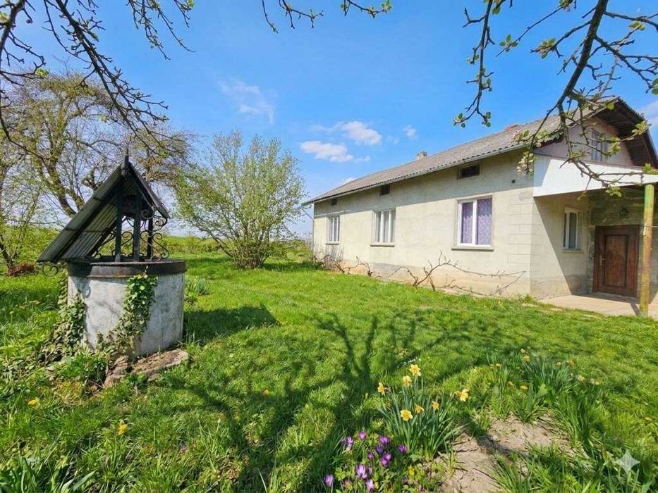 Продається добротний цегляний будинок...