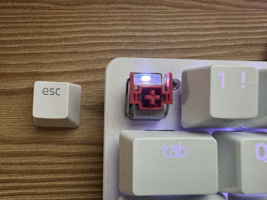 Teclado Razer Huntsman Mini Mercury White (US Layout, Red Switch) + Rato Razer Viper V2 Pro White