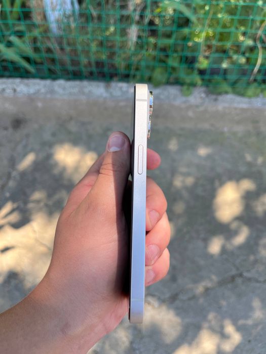 Продам IPhone 13 128 gb white
