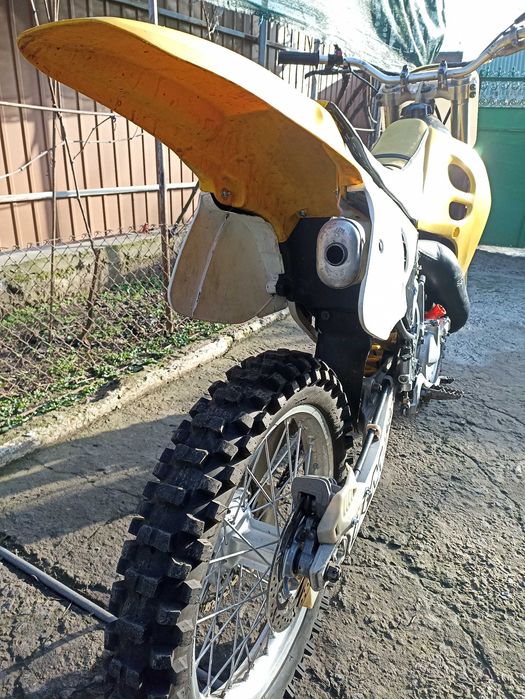 Suzuki RM - 125  кроссовый мотоцикл