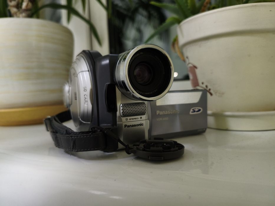 Камера Panasonic VDR-M50