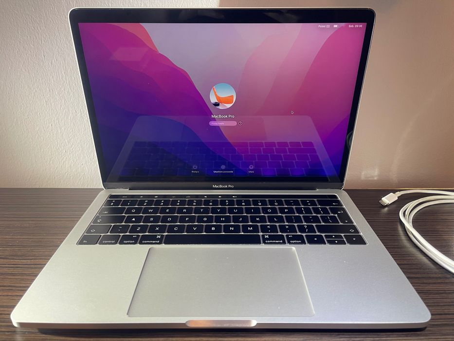 Komplet MacBook Pro 13 TouchBar A1706 i5 3,3GHz/8GB/256GB/466 cykli