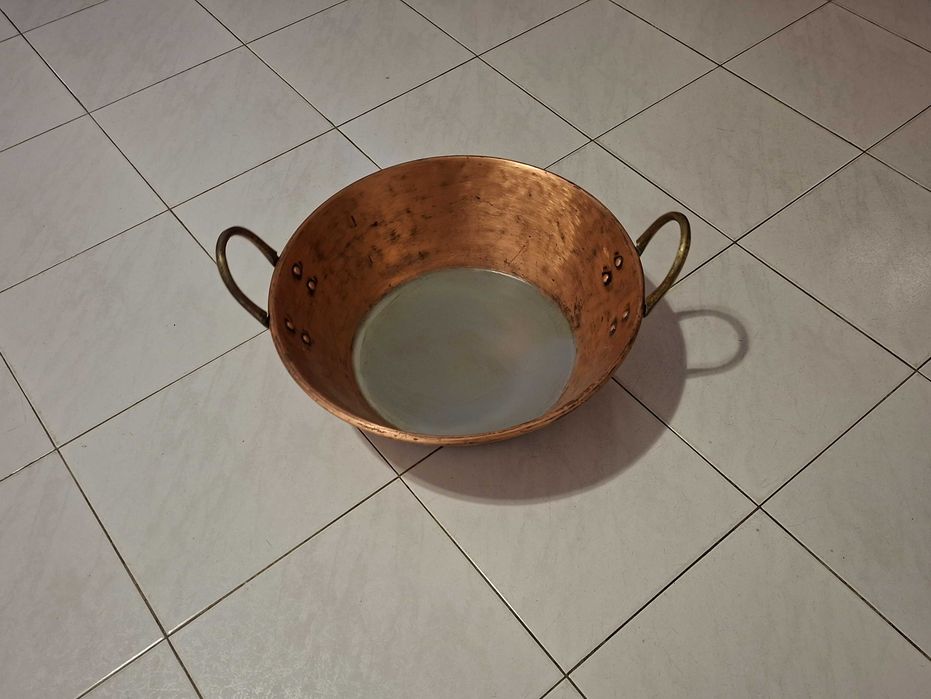 Imponente Alguidar em cobre antigo com asas em Latão - 48,5 cm - 4 Kg