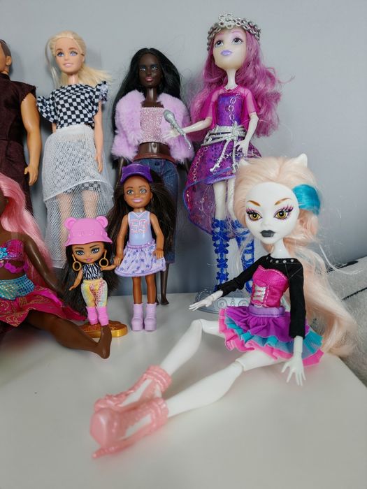 Barbie i inne z dodatkami, zestaw