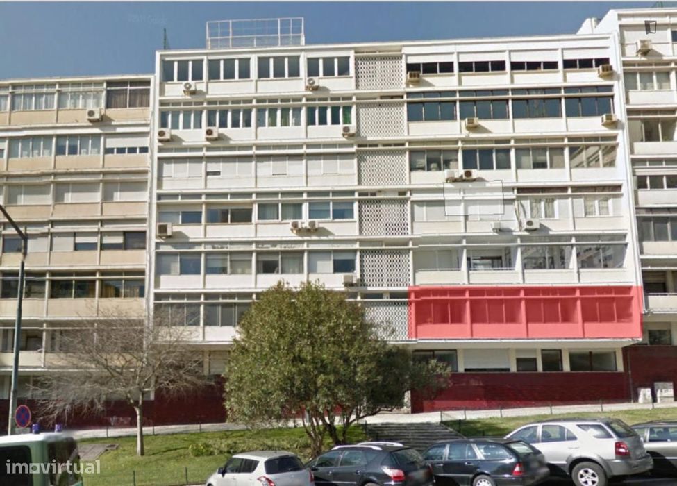 Quarto - localizado em Alcântara Lisbon