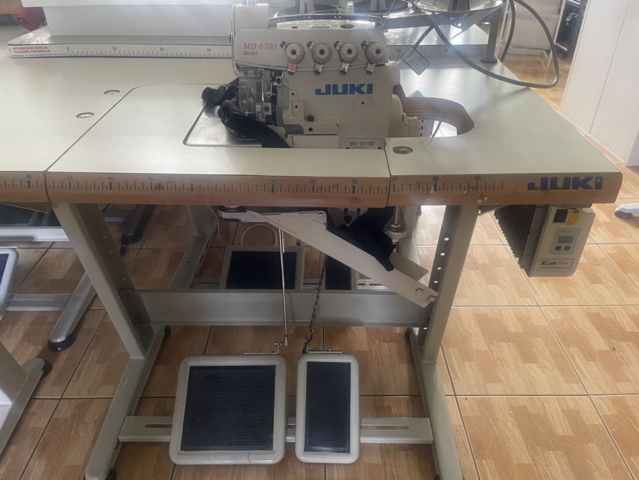 Overlock JUKI 6716