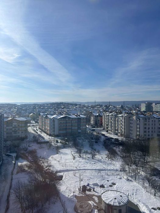 Продаж просторої квартири в новобудові