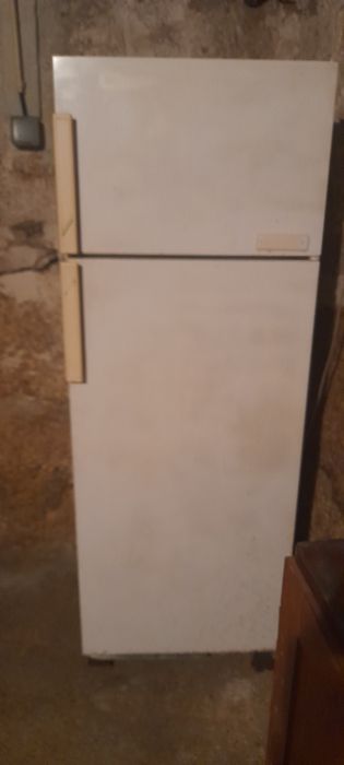 Vendo frigorífico usado a funcionar em pleno