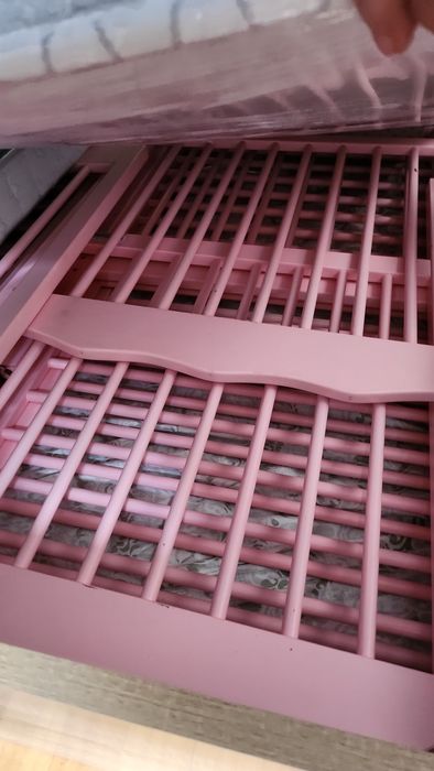 Cama de bebé Rosa sem colchão