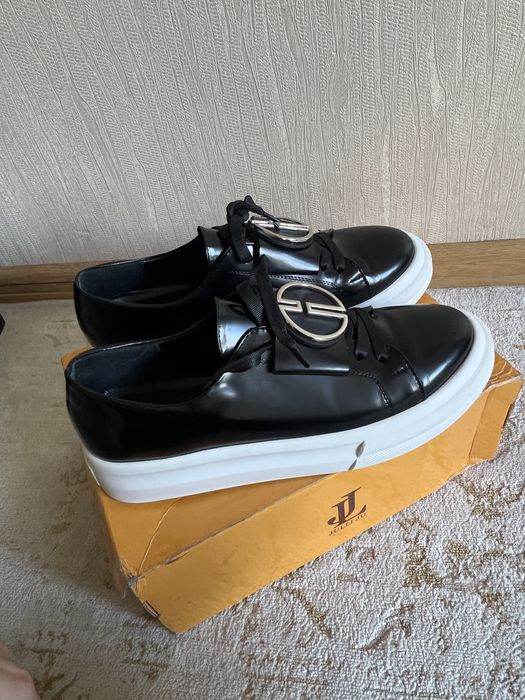 Новые кеды кожаные 40