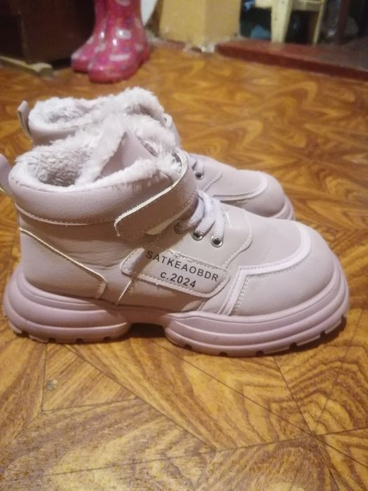 Ботинки,сапоги,сапожки для дівчинки 35 р.