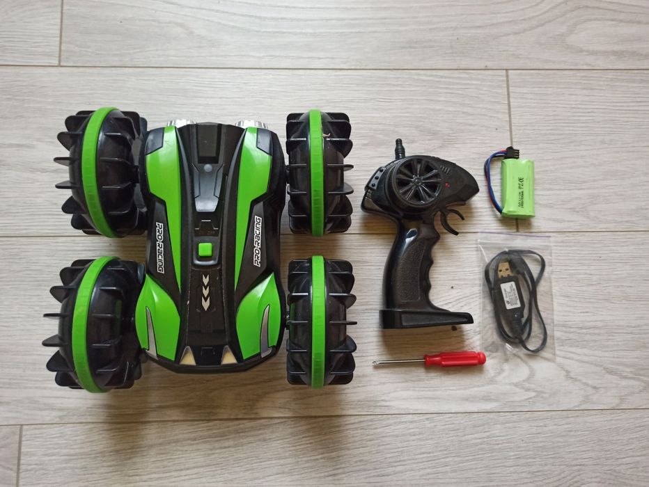 Дитяча машинка на радіокеруванні