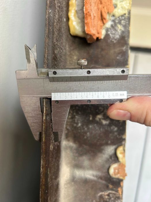 Вхідні металеві двері