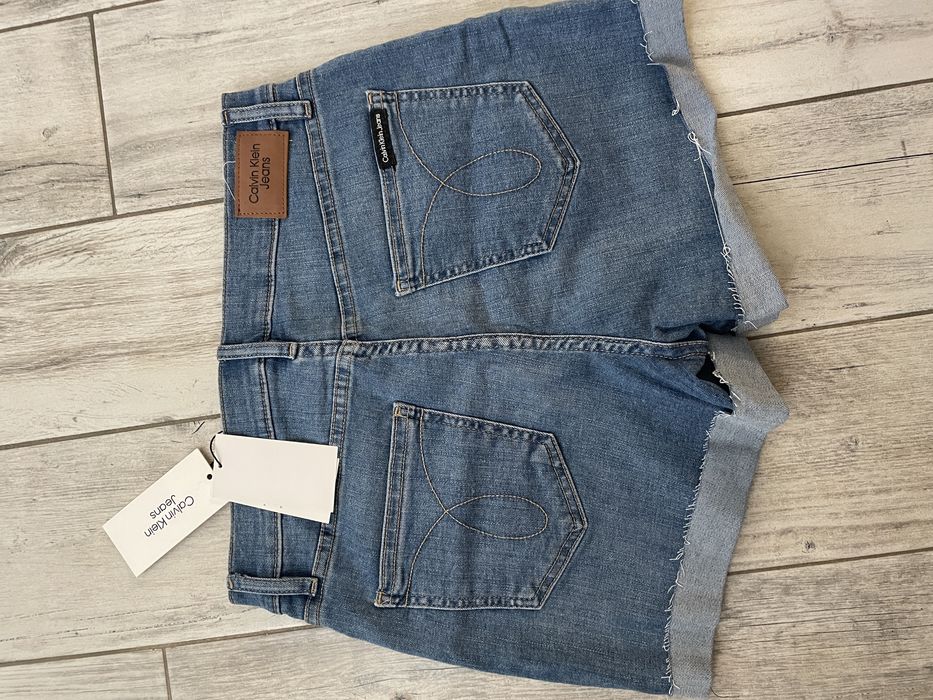 Шорти Calvin Klein 37р