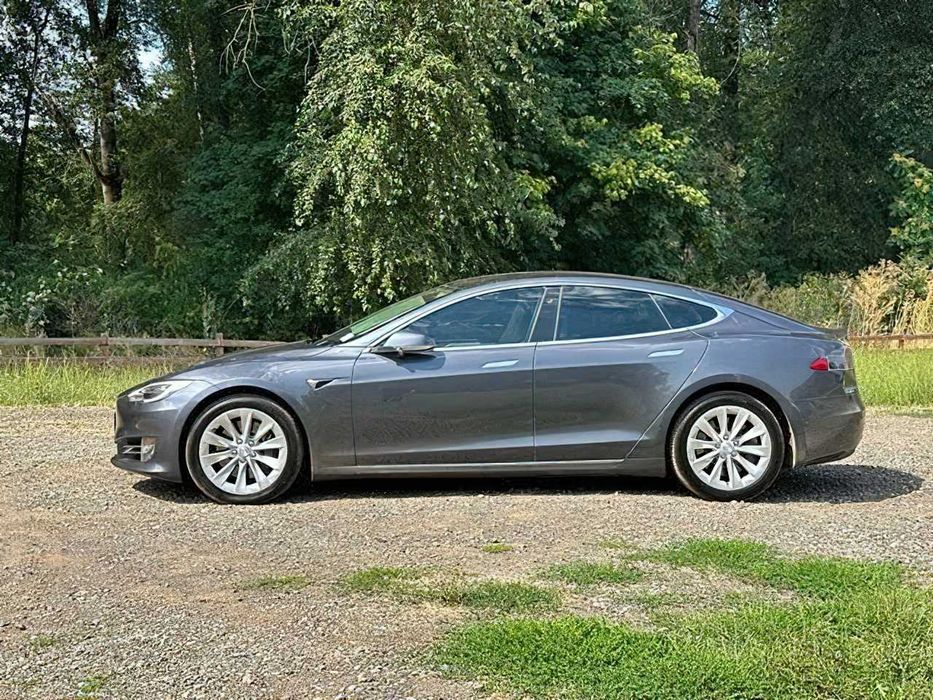 Tesla Model S 100D      2018