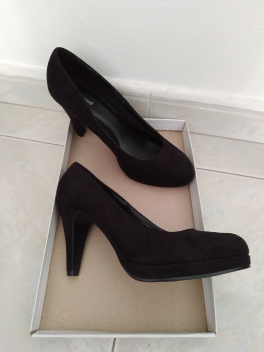 Sapatos pretos Deichmann