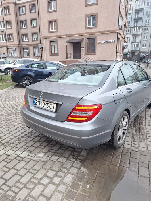 Продам мерседес204