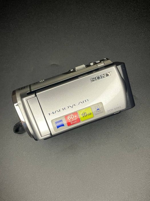 Цифрова відеокамера Sony HandyCam DCR-SX63E