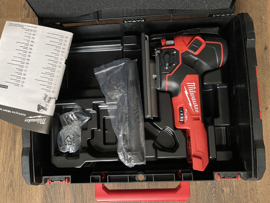 Milwaukee wyrzynarka 18 V bez baterii i ładowarki M18FBJS-0X