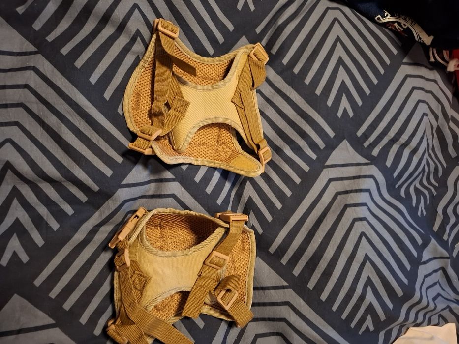 Peitorais para gato ou cão pequeno . 10€ cada um