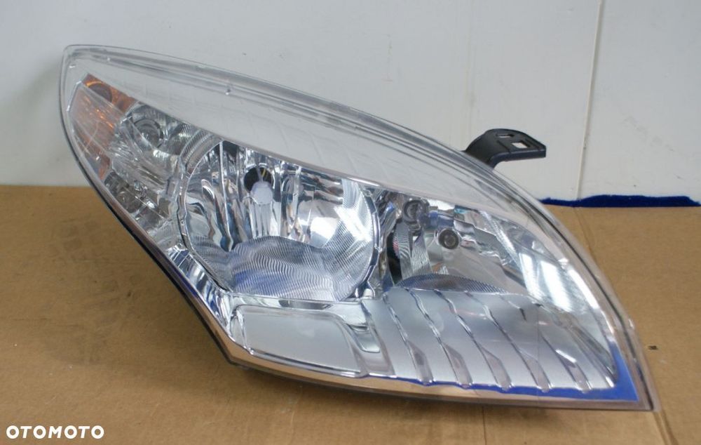 Lampa lewa prawa reflektor Renault Megane stan bdb 2008-2012