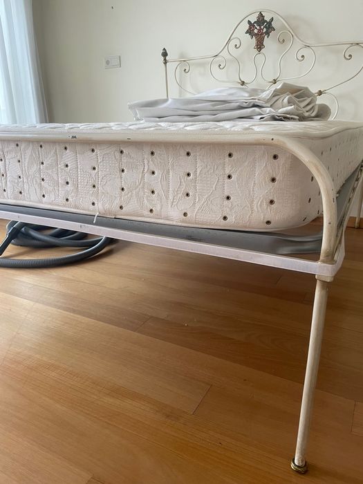 Cama ferro antiga restaurada
