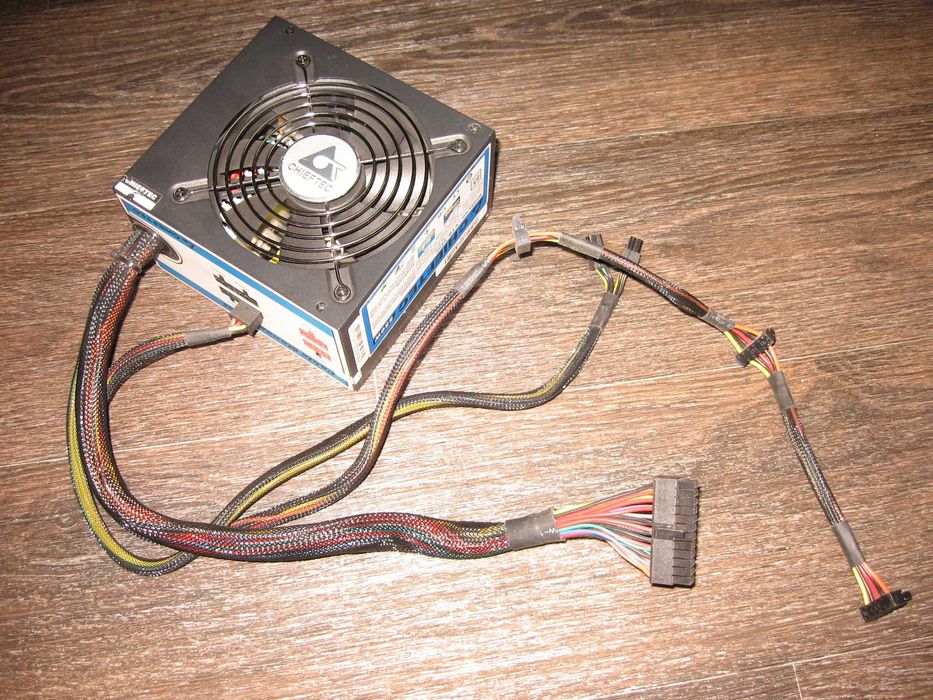 Блок питания Chieftec CTG-550C