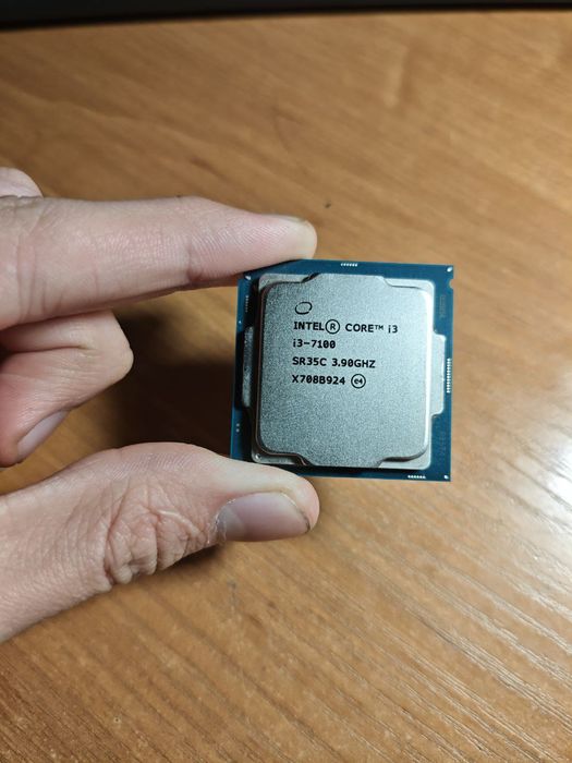 процесор intel core i3 7100
