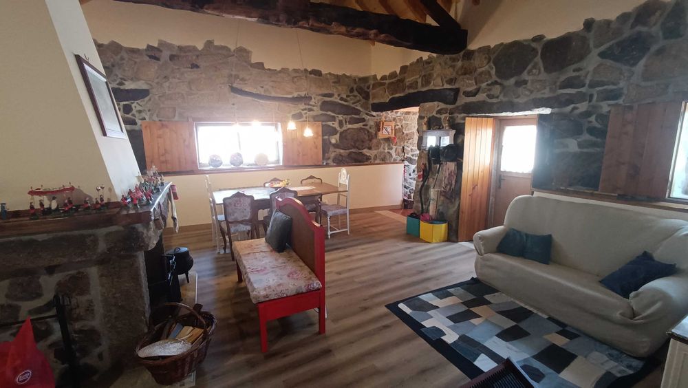 Casa Rústica Recuperada em Montalegre