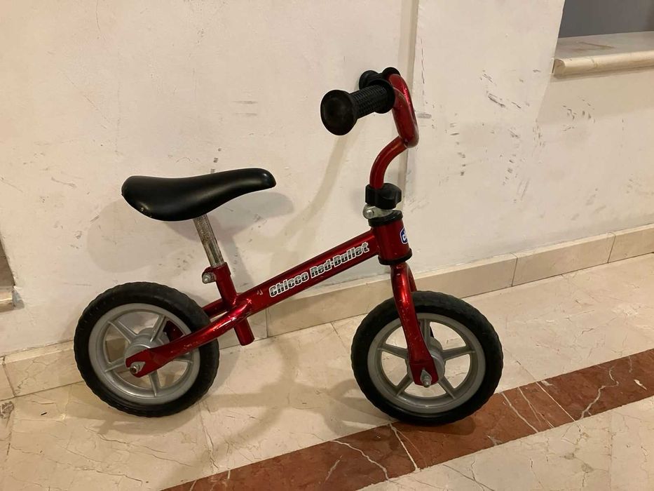 Bicicleta de Equilíbrio Chicco Red Bullet Criança | Balance Bike