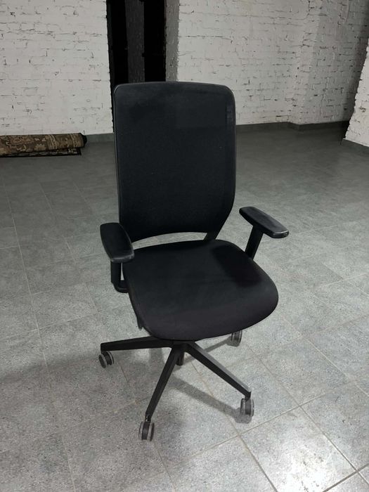 Krzesło biurowe Veris Net 100SFL