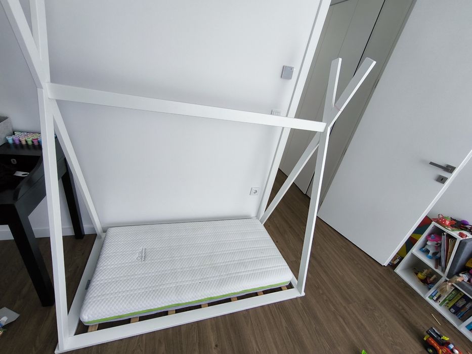 Estrutura de cama montessori