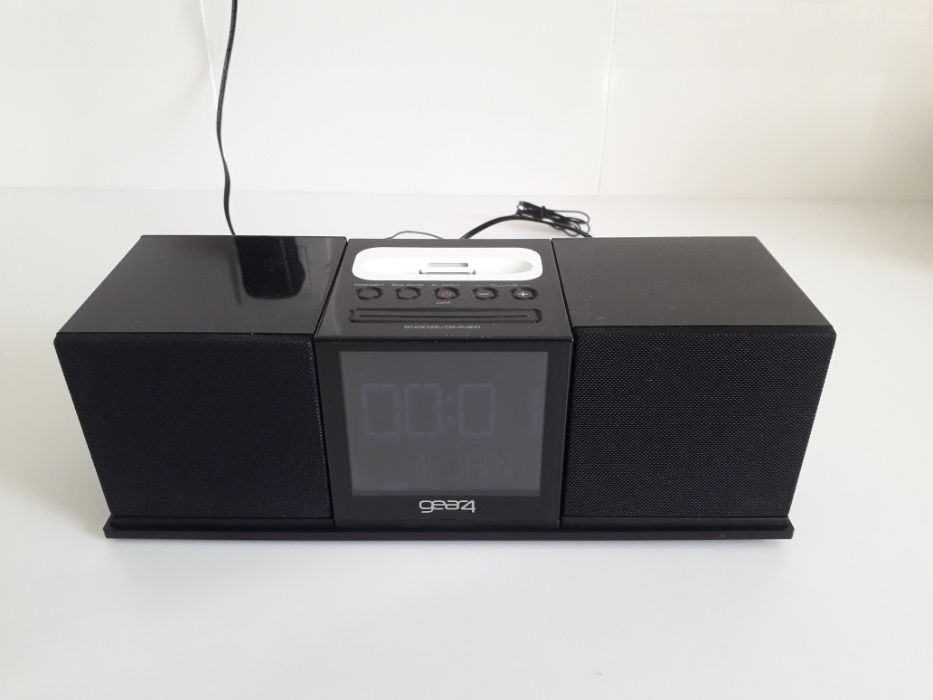 Gear4 CRG-70W Alarm Clock / Radio / Apple iPod-iPhone Speaker64750806320515120