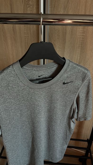 Спортивна футболка nike dri-fit
