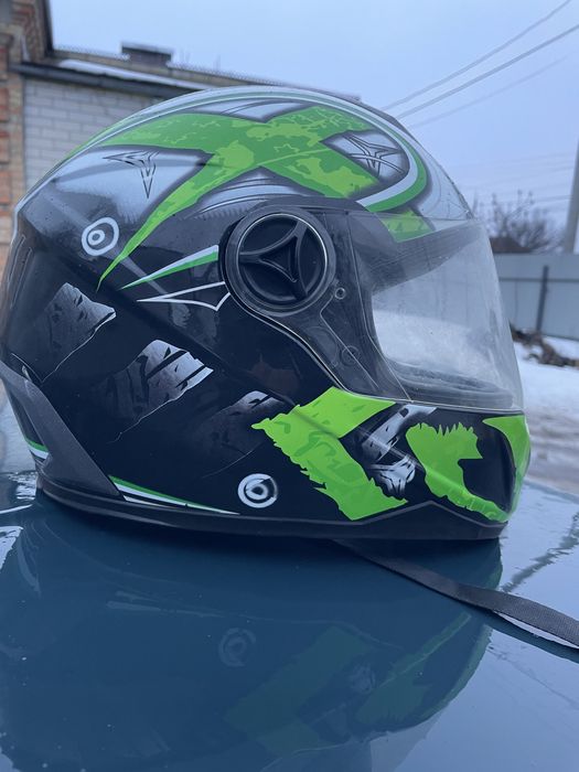 Продам мотошлем під заміну візор