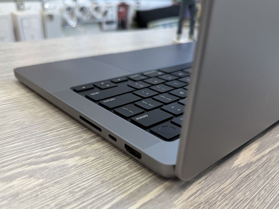 MacBook Pro 14  M1 Pro / RAM 16 / 8 CPU / 14 GPU / SSD 512 GB / Space Grey / MDM