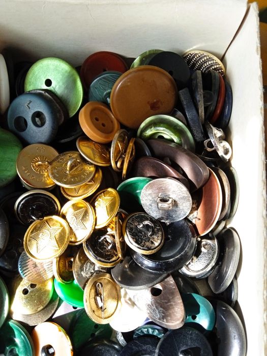 Продам гудзики старого виробництва