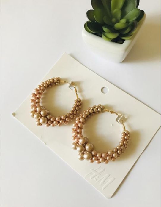 Сережки h&m.