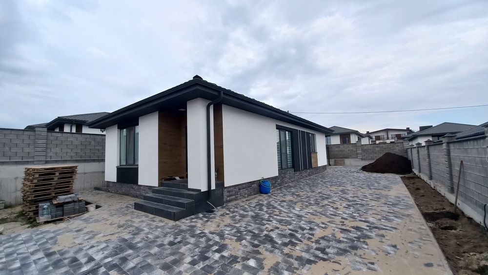 Окремий будинок на Макарова.